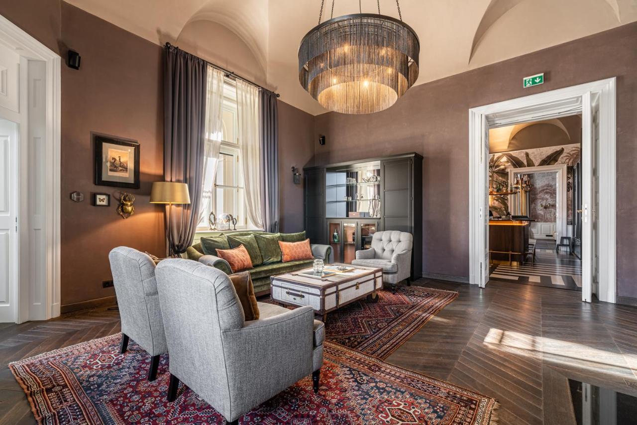 Botaniq Castle Of Tura - Small Luxury Hotels Of The World エクステリア 写真