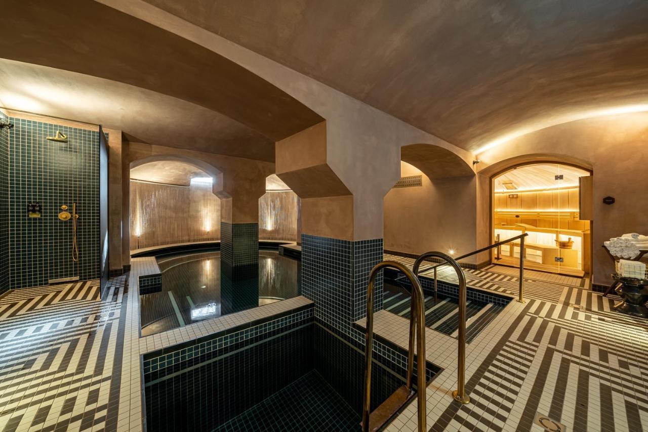 Botaniq Castle Of Tura - Small Luxury Hotels Of The World エクステリア 写真