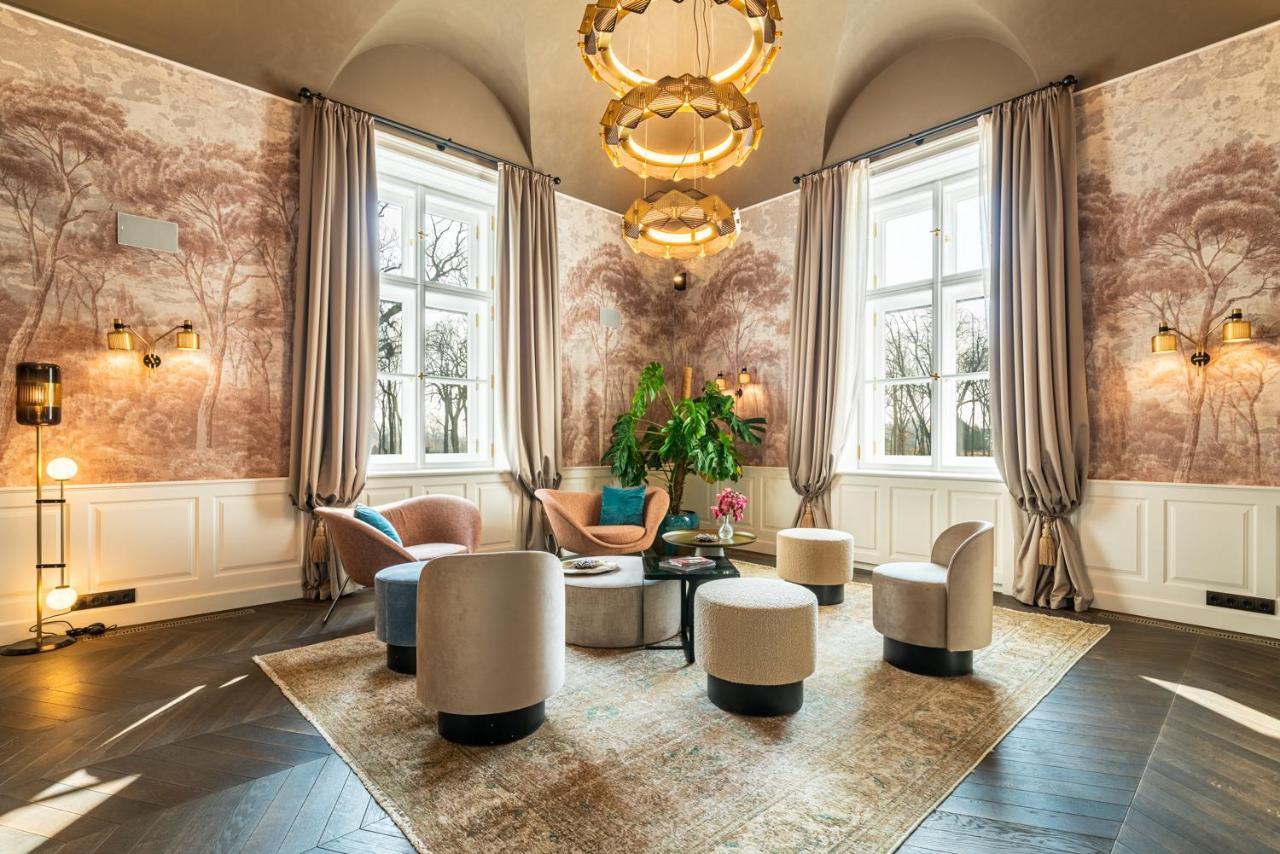Botaniq Castle Of Tura - Small Luxury Hotels Of The World エクステリア 写真