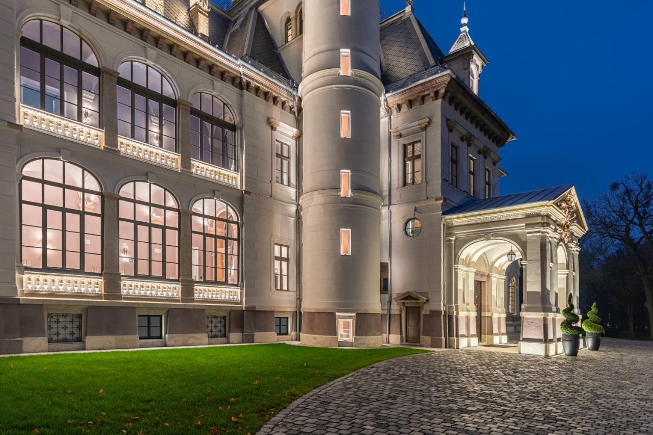 Botaniq Castle Of Tura - Small Luxury Hotels Of The World エクステリア 写真