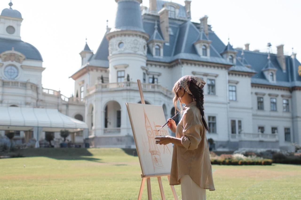 Botaniq Castle Of Tura - Small Luxury Hotels Of The World エクステリア 写真