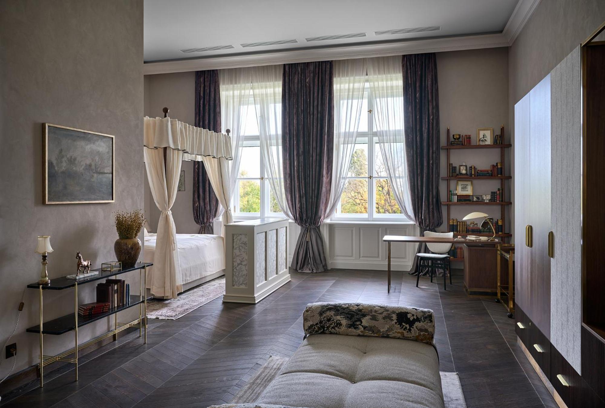 Botaniq Castle Of Tura - Small Luxury Hotels Of The World エクステリア 写真